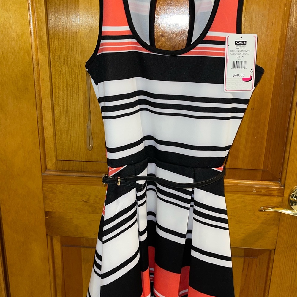 Adorable Dress NWT Three pink hearts Sz XS